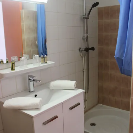 Bains Sarrailh ホテル 2*