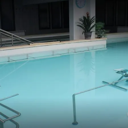ホテル Bains Sarrailh 2*
